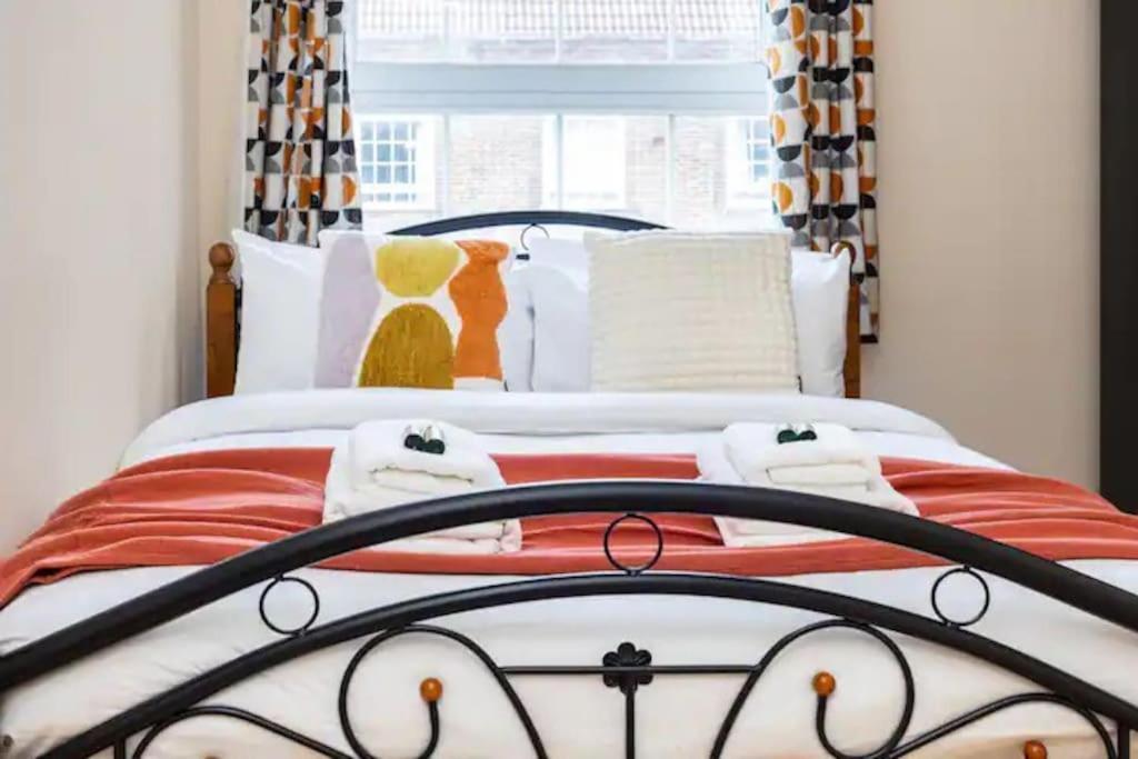 Ferienwohnung Tranquil 1Br In South Bank With Onsite Parking London Exterior foto